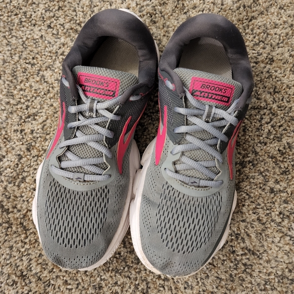 Brooks Anthem- Size 10 - Picture 3 of 10